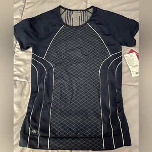 Athleta womens Finish Line Fast T